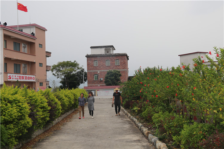 鄉村美了,太平鎮村民生活越來越舒心了。(清遠日報訊 特約通訊員張麗思 攝).JPG