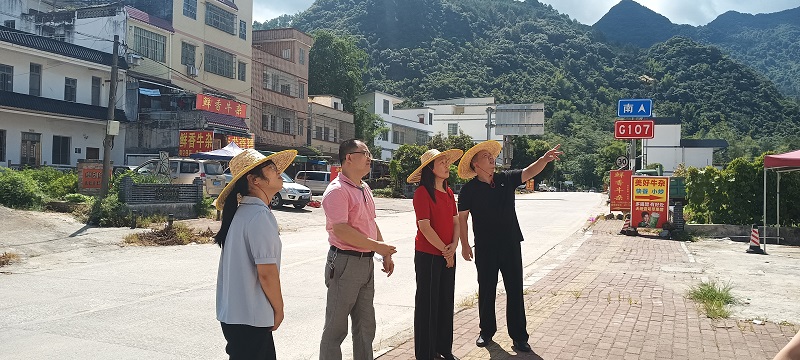 7月19日，副縣長鐘志華到小江鎮調研督導典型鎮建設和重點建筑業央企助力“百千萬工程”項目開工建設情況.jpg